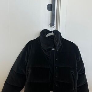 Alo Ribbed Velour Gold Rush Puffer